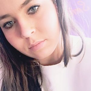 Meet your Posher, Caitlyn